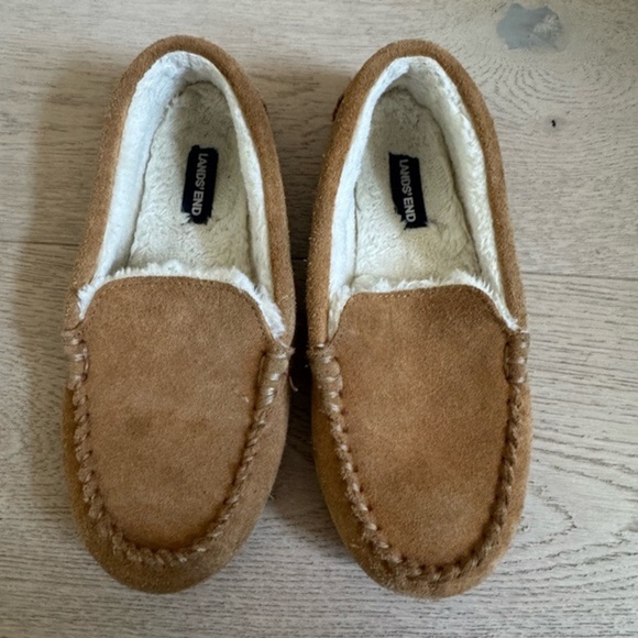 Land’s End Boys Suede Moccasins size 5 - Picture 1 of 5